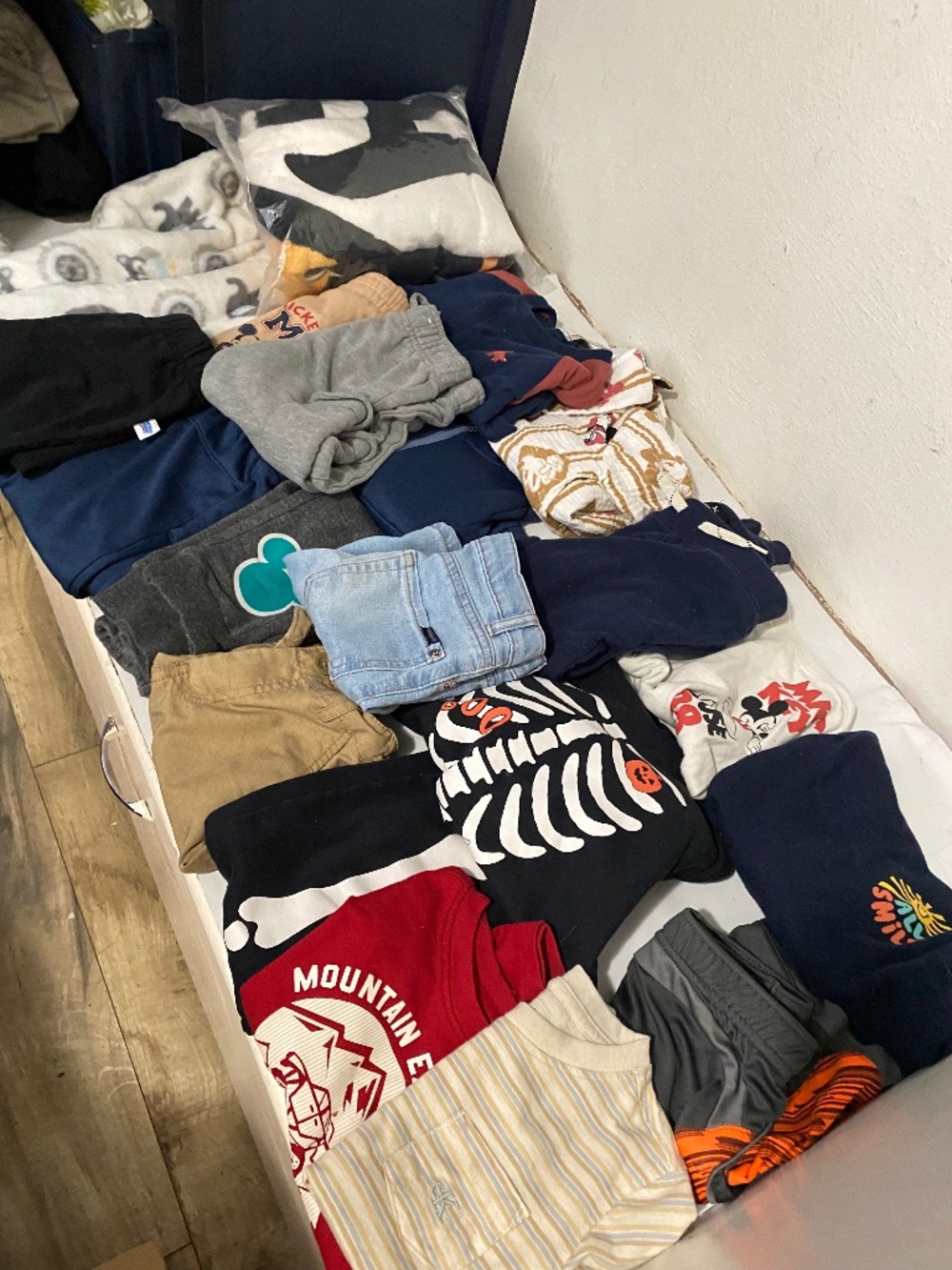 Boys clothing (2t-4t) mix